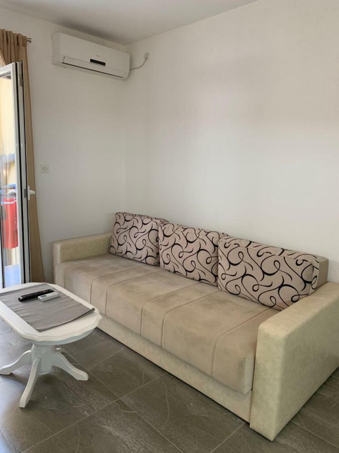 Rena Apartment *