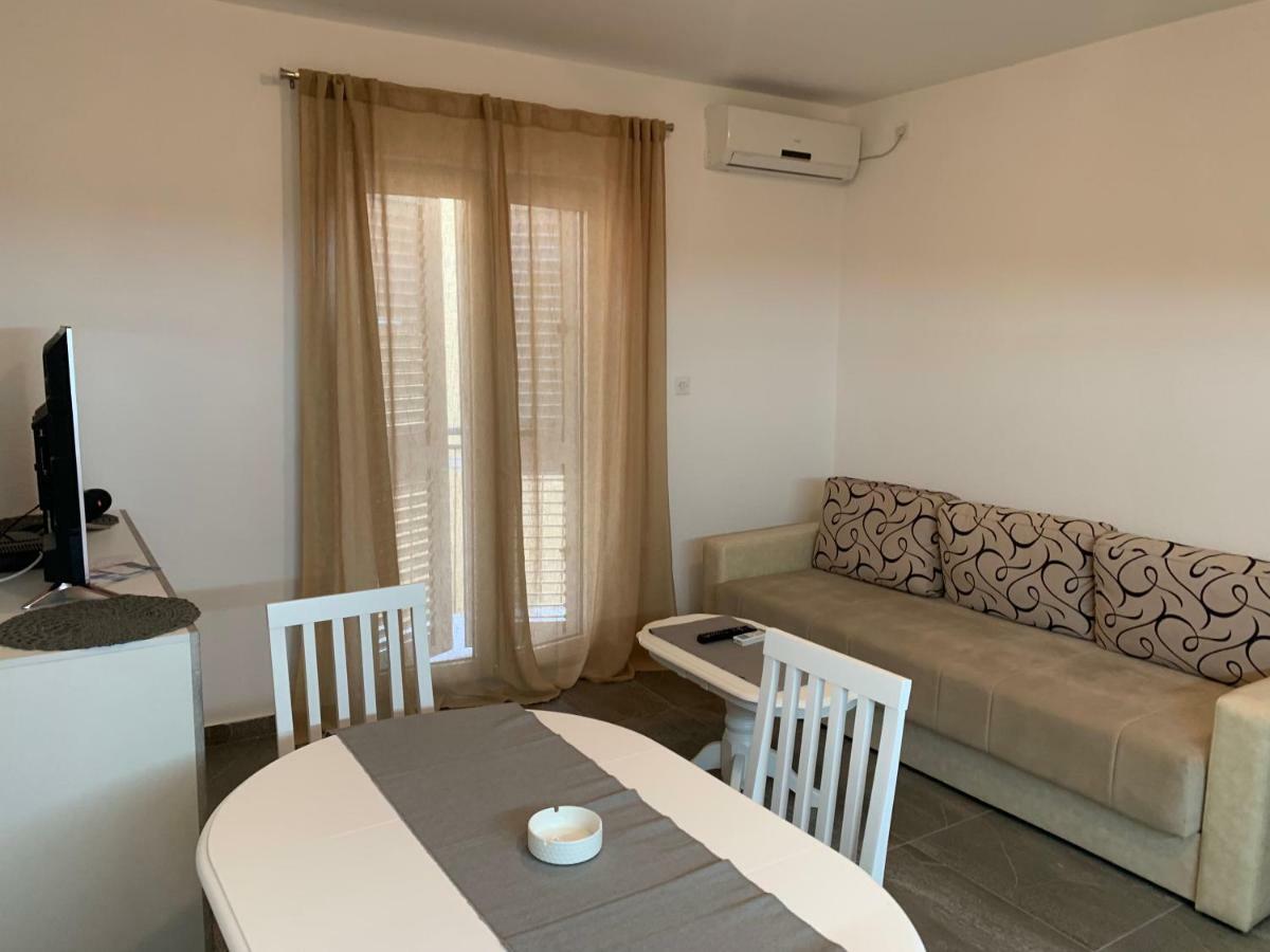 Apartment Rena *